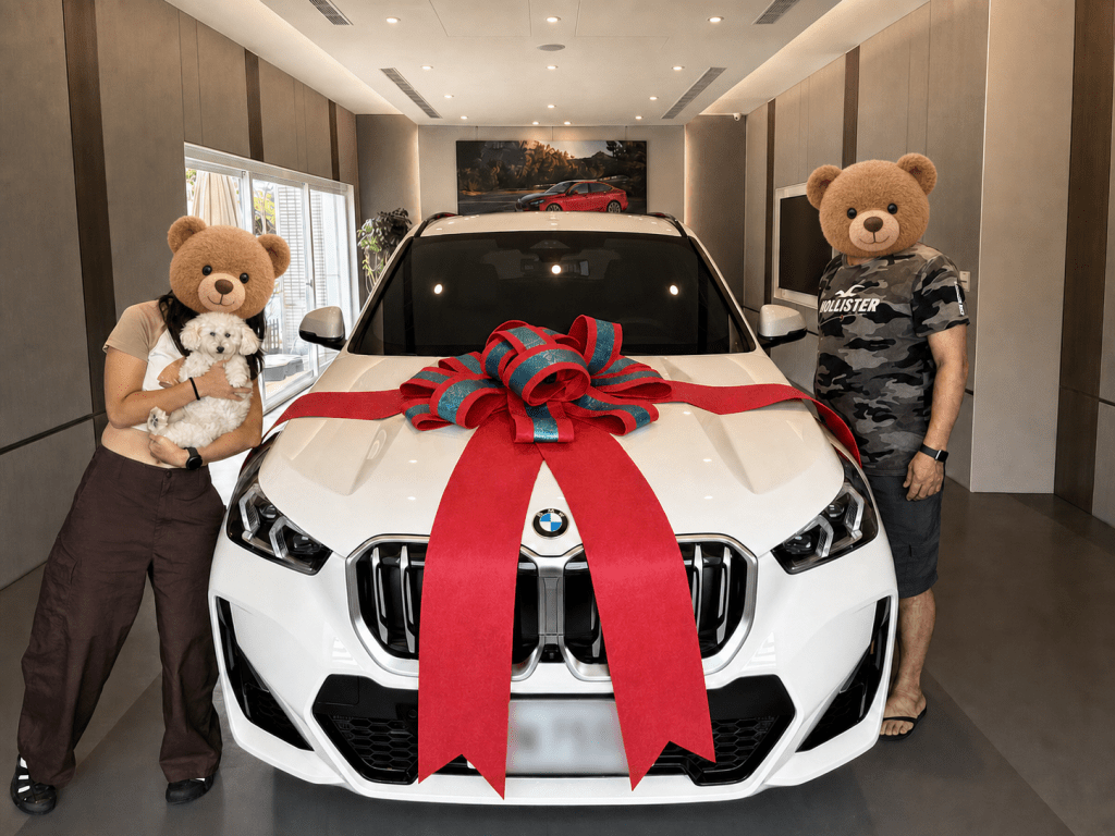 年輕BMW X1車主與爸爸、年老狗狗共同完成交車