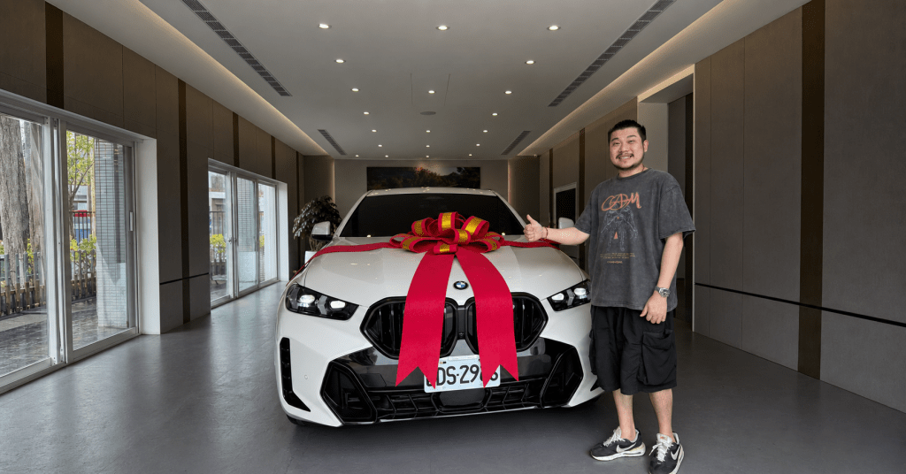 BMW X6 xDrive40i鉑金版交車實拍,外側黑色水箱護罩與內側主動式進氣調節葉片呈現完整黑化效果