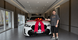 BMW X6 xDrive40i鉑金版交車實拍,外側黑色水箱護罩與內側主動式進氣調節葉片呈現完整黑化效果